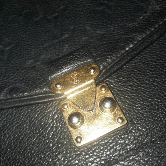 Authentic LV chain bag MM empreinte St Germain Black - Picture 6 of 8